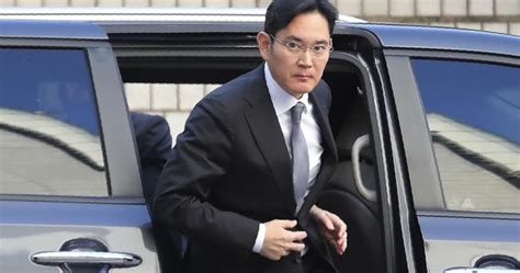 South Korea to pardon Samsung heir, other tycoons.
